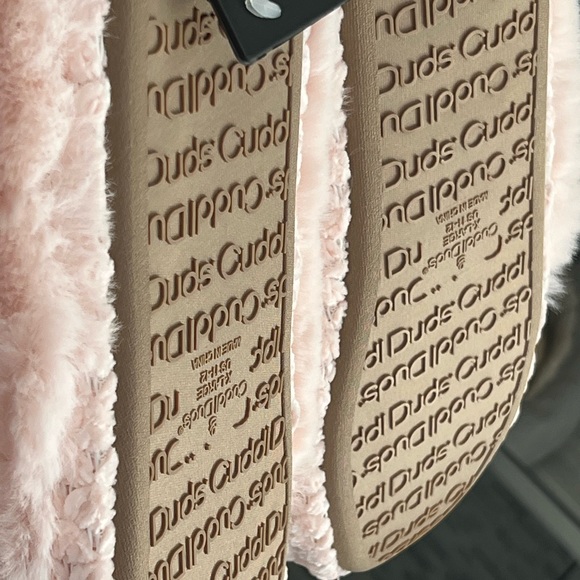 Slippers - Cuddl Duds NWT - so soft, cozy and comfortable - Picture 5 of 11